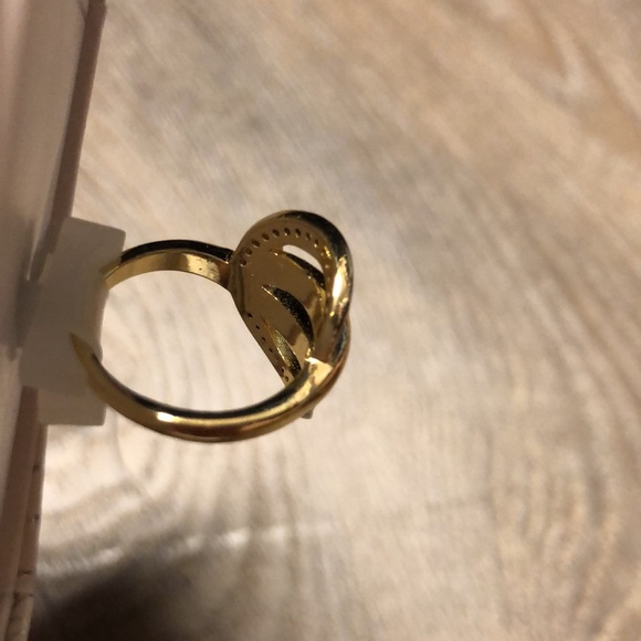Brand 🆕💖💖💖 DILLARD’S ring - Picture 7 of 10